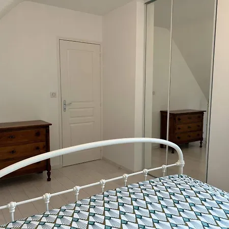 Maison Lumineuse, Entierement Renovee, A Quelques Pas De La Et Des Commerces. Villa