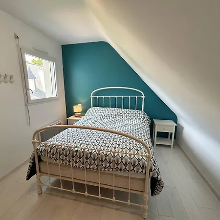 Maison Lumineuse, Entierement Renovee, A Quelques Pas De La Et Des Commerces. Erquy
