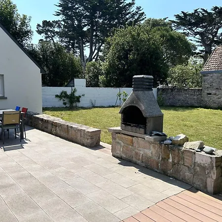 Maison Lumineuse, Entierement Renovee, A Quelques Pas De La Et Des Commerces.