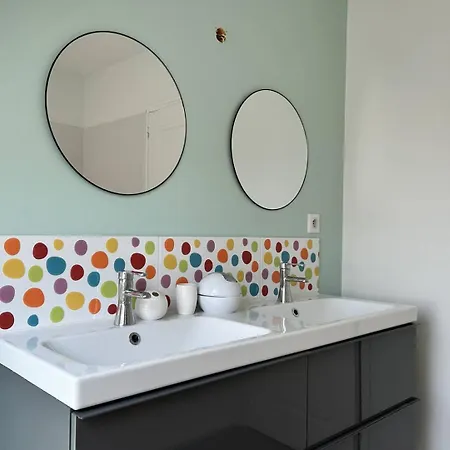 Maison Lumineuse, Entierement Renovee, A Quelques Pas De La Et Des Commerces. Villa