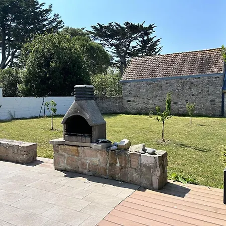 Maison Lumineuse, Entierement Renovee, A Quelques Pas De La Et Des Commerces. Villa Erquy