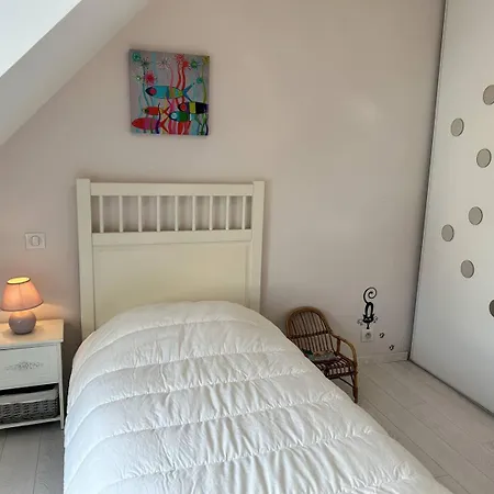 Villa Maison Lumineuse, Entierement Renovee, A Quelques Pas De La Et Des Commerces. *